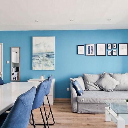 Modern Retreat: 2Br Stylish Apt With Comfy Rooms! Smart Tv With 200Mbps Internet Lárnaka Eksteriør bilde
